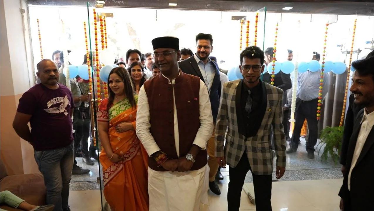 Shri Vishwas Sarang, Minister of Medical Education